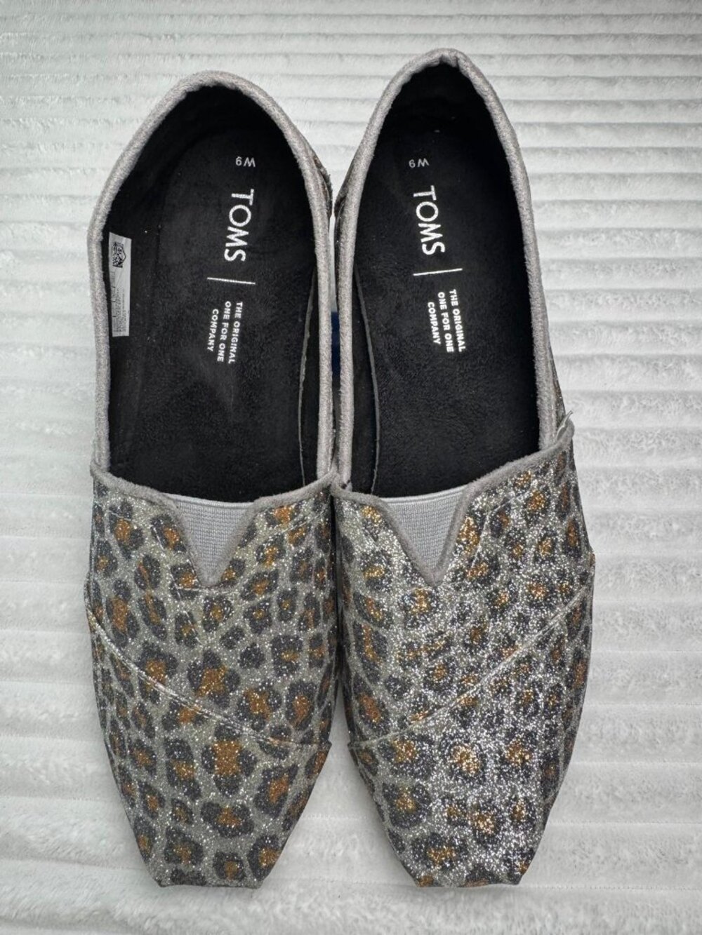 TOMS Silver Glitter Animal Print Slip On Shoes Women’s 9